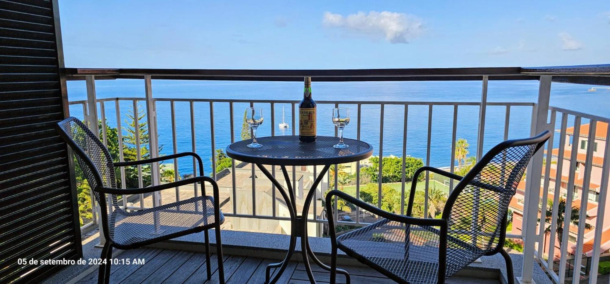 Shearwaters - Sounds Of The Sea Apartment Funchal  Exterior photo